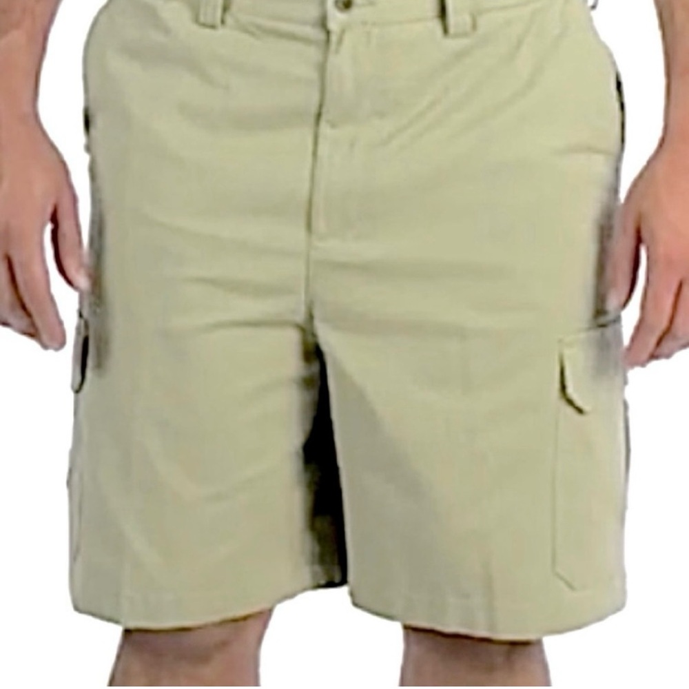 Geoffrey Beene Men's Extender Cargo Shorts -Comfort Waistband